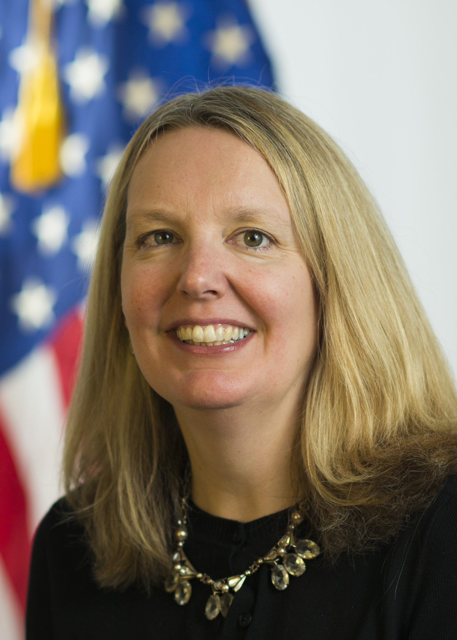 Ellen Lukens Headshot.jpg